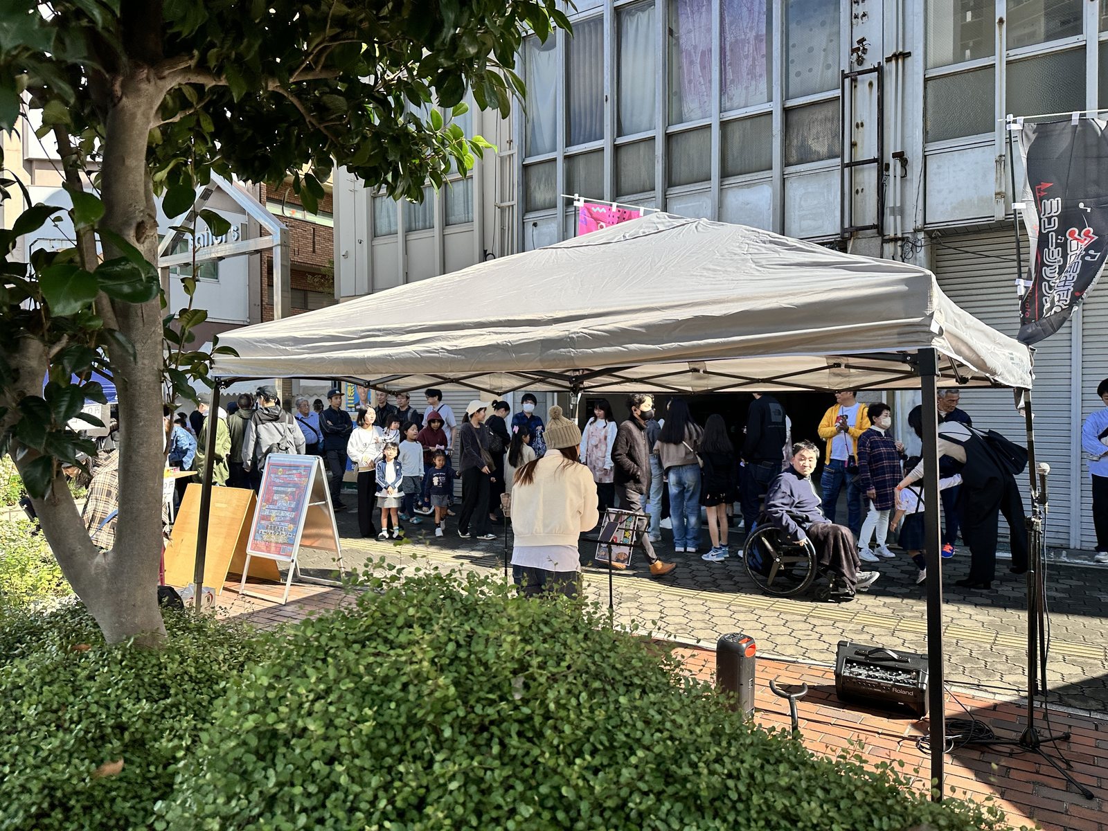 イベントでにぎわう築地口商店街